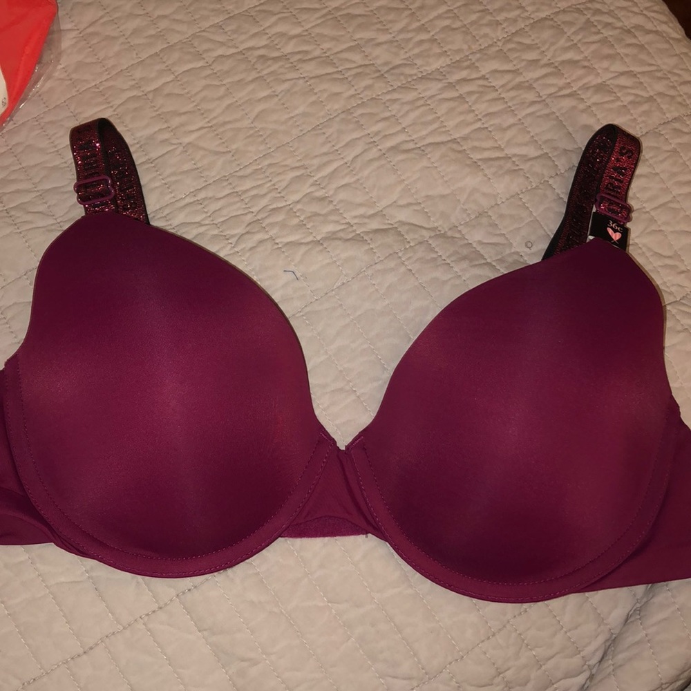 Victoria’s Secret T Shirt Demi Bra
